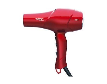 Seu cabelo mais comportado - Os íons trabalham em seu auxílio e acabam com o frizz Seu cabelo mais comportado - Os íons trabalham em seu auxílio e acabam com o frizz