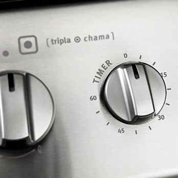 Organização ideal com o timer sonoro fogão de embutir Electrolux quatro bocas Celebrate 56TBE timer