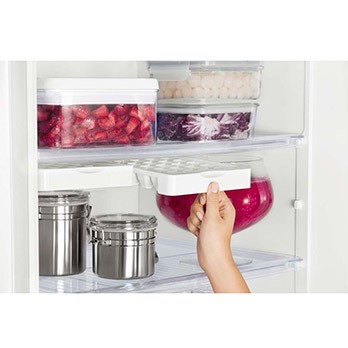 Refrigerador Duplex com bandejas de gelo suspensas Refrigerador Electrolux CycleDefrost Duplex DC51X com Freezer Gigante bandeja gelo suspenso