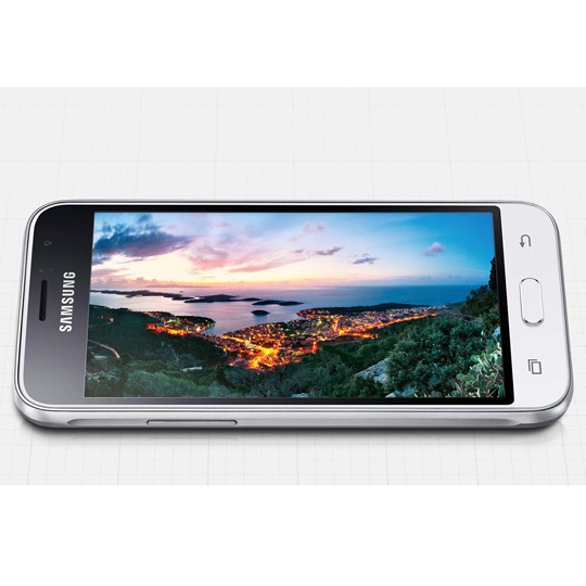 Tela com tecnologia Super Amoled Galaxy J1 Super Amoled