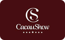 A imagem mostra o logo da Cacau Show e vai para o link dos cards da Cacau Show