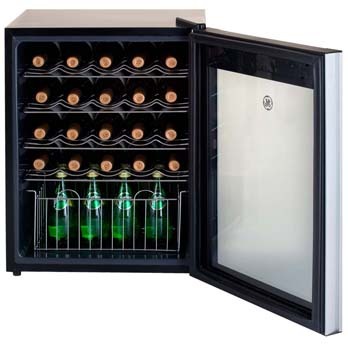 adega de vinho GE AVGEP23 aberta