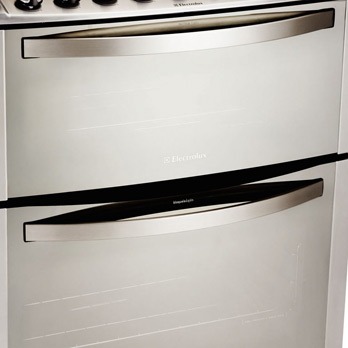 fogão Electrolux cinco bocas Celebrate 76DTX Inox forno