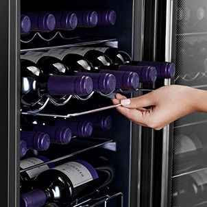 Fácil de armazenar Adega de Vinhos Electrolux ACD29 Prateleira