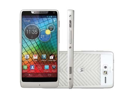O celular desbloqueado Motorola RAZR i Branco