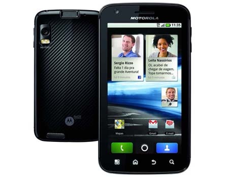 Conheça o celular desbloqueado Claro Motorola Atrix - Vários recursos e funções em um celular muito potente