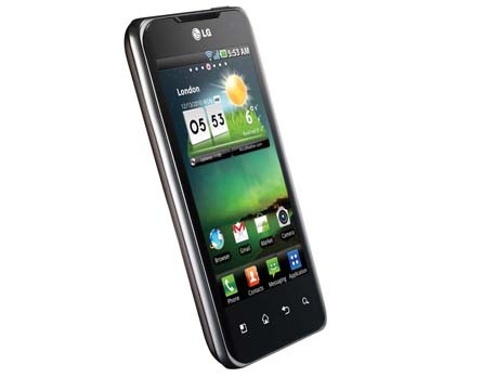 O celular desbloqueado LG Optimus 2X P990, inclinado