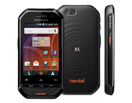 Um telefone conectado e com rádio Nextel