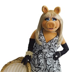 Personagem Miss Piggy do filme Muppets, uma editora muito charmosa
